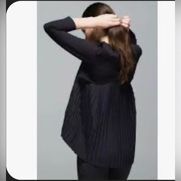 lululemon Pleat to Street Long Sleeve Top Black Size 6 - Picture 2 of 9